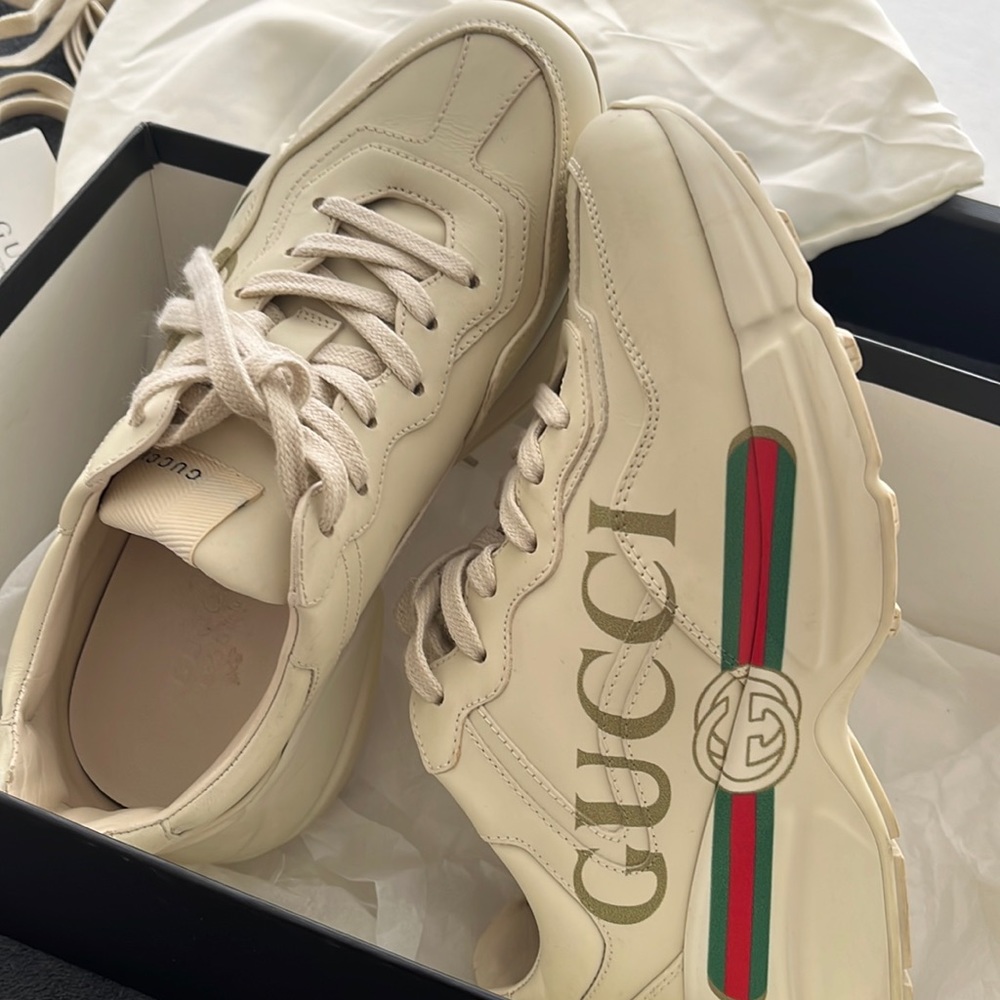 Authentic Gucci classic sneakers